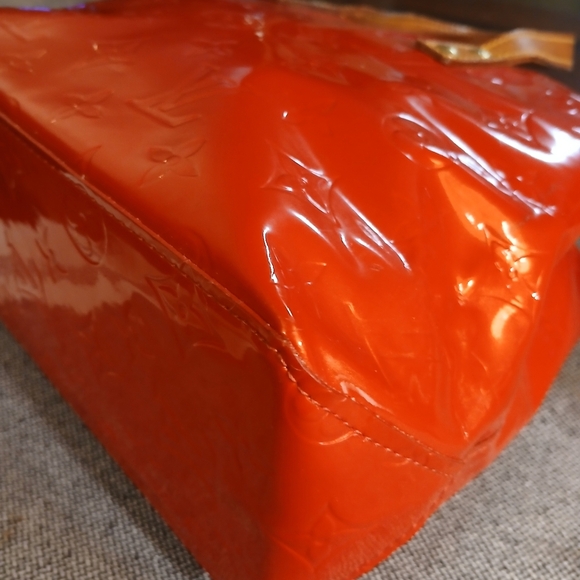 Authentic Louis Vuitton Vernis Red Reade PM M91088 - Picture 7 of 16